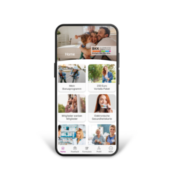 Auf dem Display eines Smartphones sieht man die Startseite der BKK GS-App.