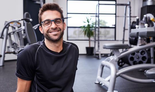 Für mehr Sicherheit und Leistungsvermögen – Eine Sportbrille eine schnelle Wahrnehmung und gute Reaktion.