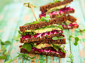 Butterbrot mit Salat